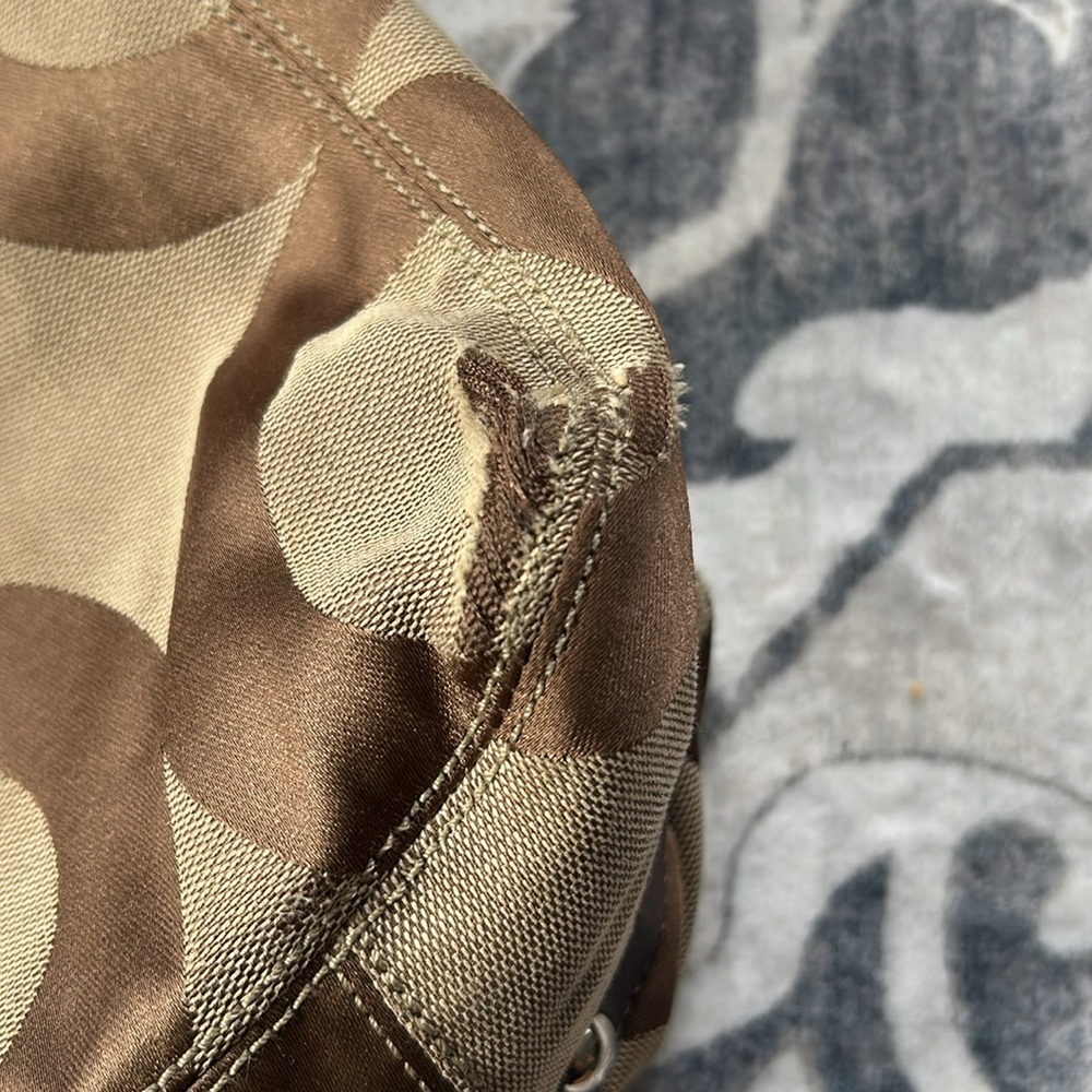 Large Coach satchel. See pics for wear on corners and straps - Picture 6 of 13